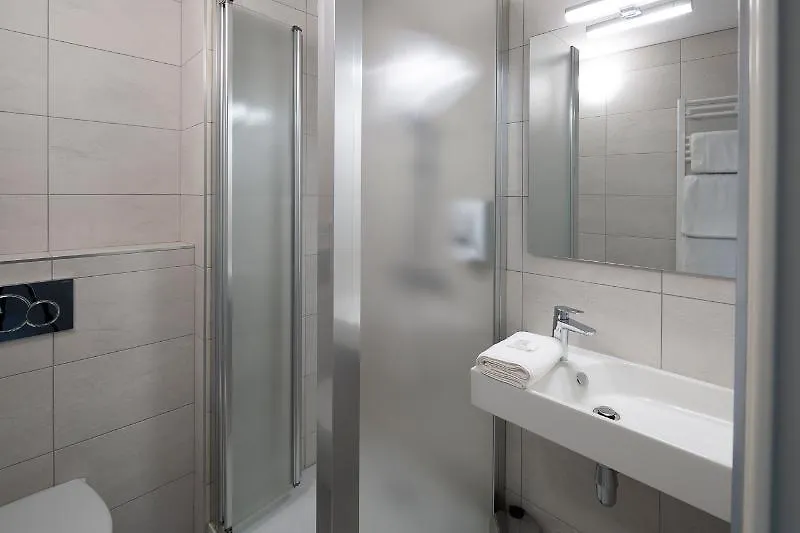 Hotel L'Ortega - Rennes St Jacques Aeroport Saint-Jacques-de-la-Lande